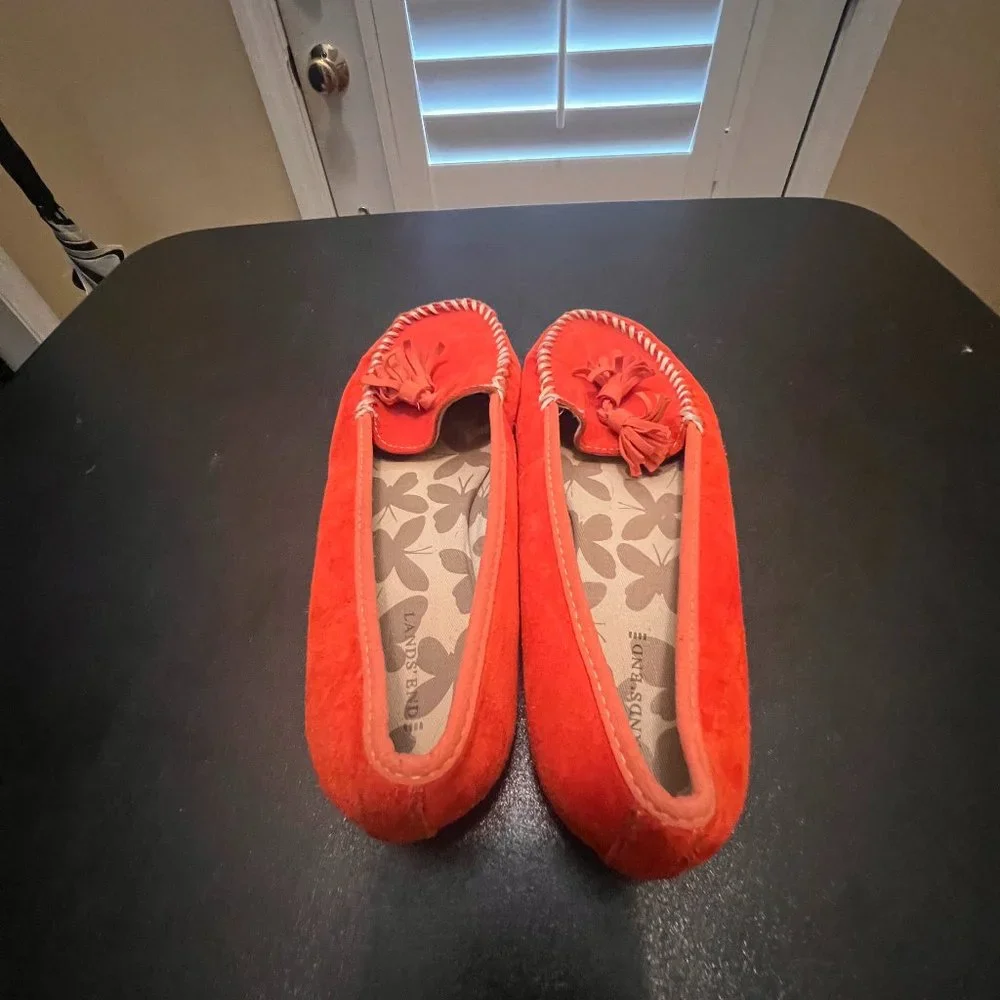 Lands' end size 7.5 orange suede driving shoes loafers with tassels